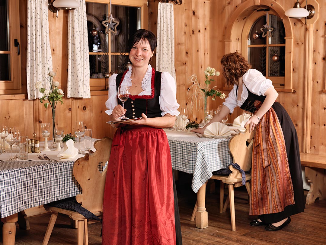 Restaurant Oetz Gasthaus Achwirt mit Terrasse im Ötztal in Tirol - Regionale Produkte, originelle Tiroler Gerichte